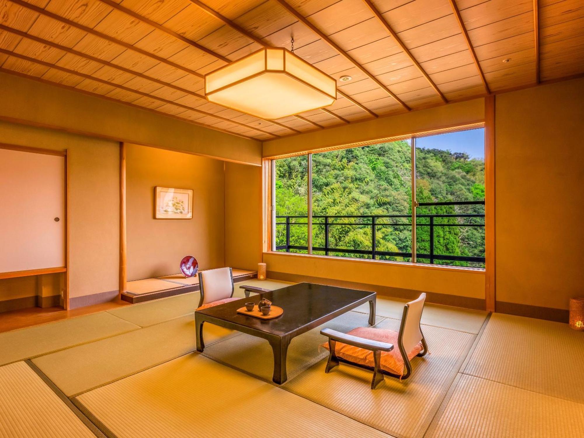 Ooedo Onsen Monogatari Premium Saiki Bekkan Misasa Exterior photo